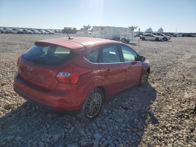 1FAHP3M28CL323135 - 2012 FORD FOCUS SEL RED photo 3