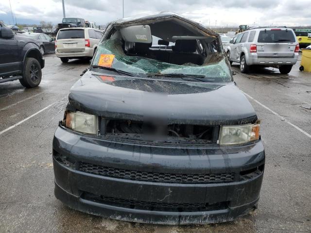 JTLKT324054028757 - 2005 TOYOTA SCION XB BLACK photo 5