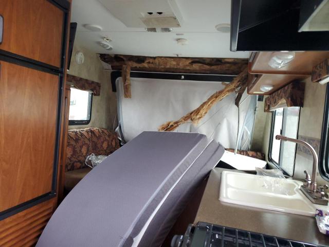 4YDT19021CT410130 - 2012 KEYSTONE PASSPORT WHITE photo 5