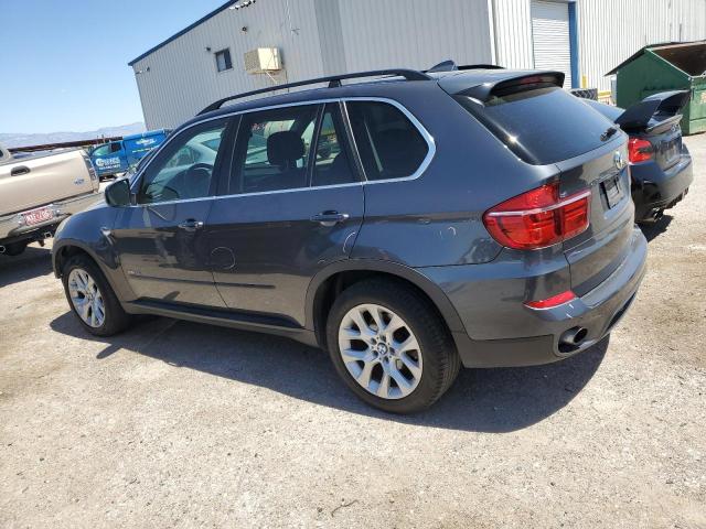 5UXZV4C51D0E00843 - 2013 BMW X5 XDRIVE35I GRAY photo 2