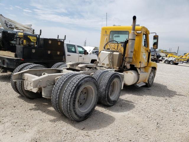 1FUYSWEB8YPA94024 - 2000 FREIGHTLINER CONVENTION FLC120 YELLOW photo 4