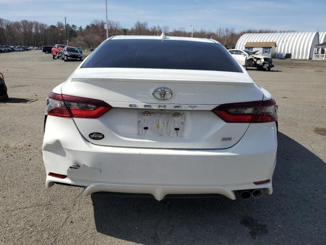 4T1G11AKXRU847398 - 2024 TOYOTA CAMRY SE NIGHT SHADE WHITE photo 6