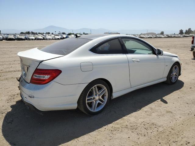 WDDGJ5HB3CF815041 - 2012 MERCEDES-BENZ C 350 WHITE photo 3