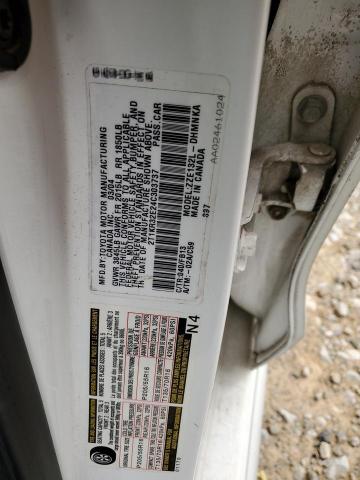 2T1KR32E24C303737 - 2004 TOYOTA COROLLA MA XR WHITE photo 12