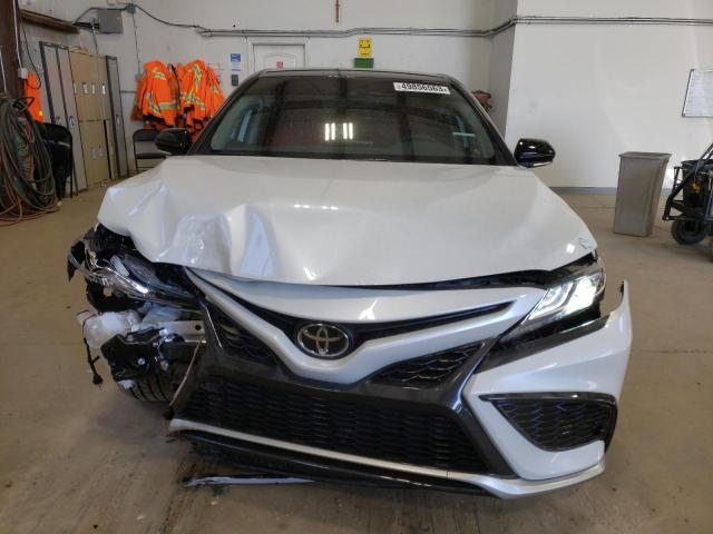 4T1K61BK4PU090554 - 2023 TOYOTA CAMRY XSE WHITE photo 5