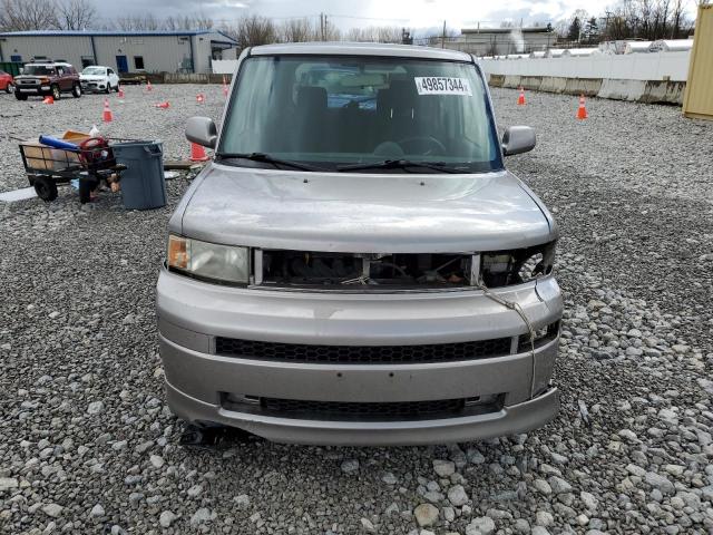 JTLKT324264124746 - 2006 TOYOTA SCION XB SILVER photo 5