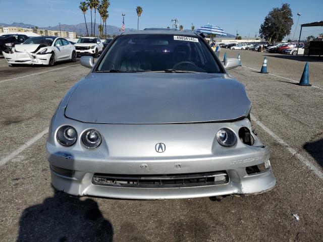 JH4DB7658YS004335 - 2000 ACURA INTEGRA LS SILVER photo 5