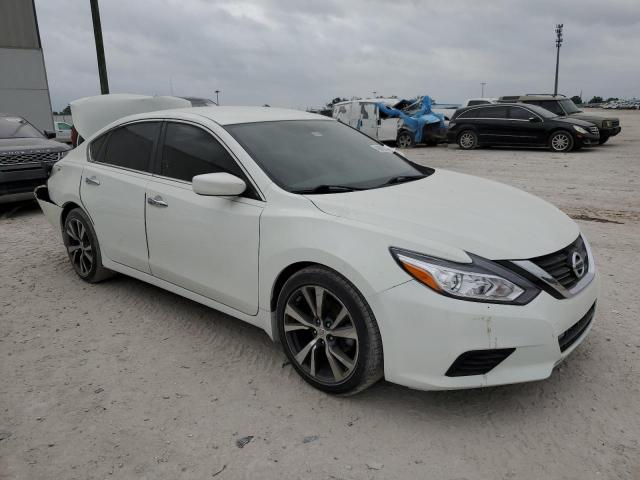 1N4AL3AP3JC296176 - 2018 NISSAN ALTIMA 2.5 WHITE photo 4