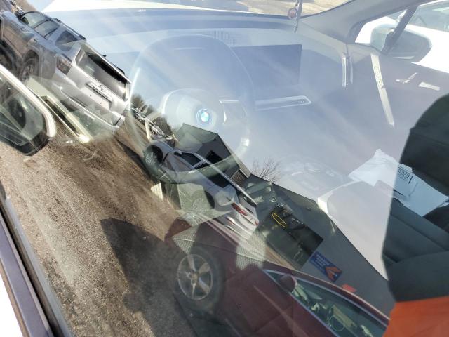 WB513CF03RCN60834 - 2024 BMW IX XDRIVE40 WHITE photo 8