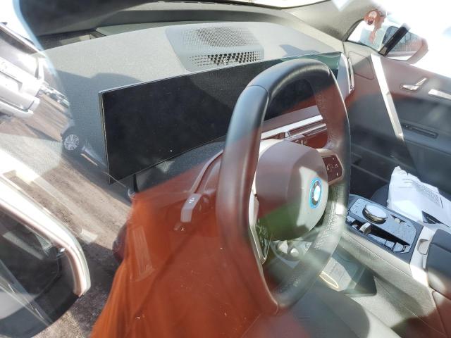 WB513CF03RCN60834 - 2024 BMW IX XDRIVE40 WHITE photo 9