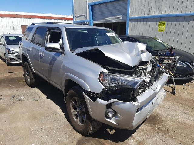 JTEMU5JR3P6190363 - 2023 TOYOTA 4RUNNER SE SILVER photo 4