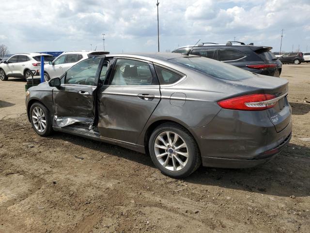 3FA6P0H73HR200279 - 2017 FORD FUSION SE GRAY photo 2