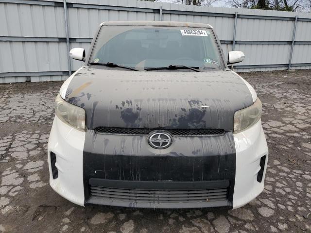 JTLZE4FE1CJ010610 - 2012 TOYOTA SCION XB WHITE photo 5