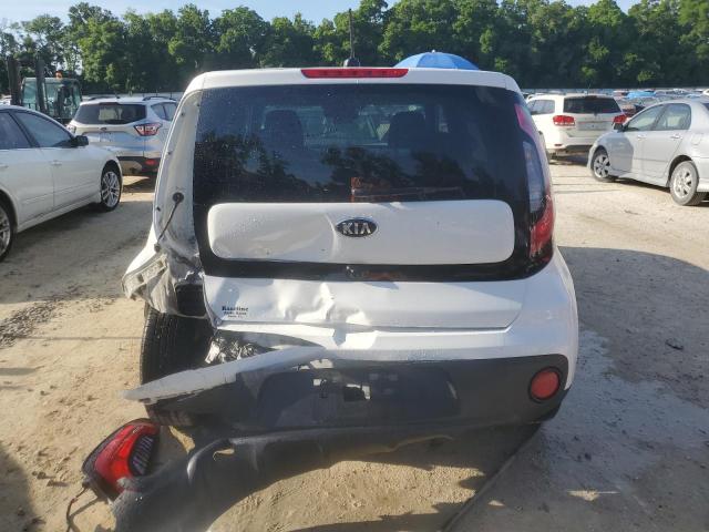 KNDJN2A27K7917710 - 2019 KIA SOUL WHITE photo 6