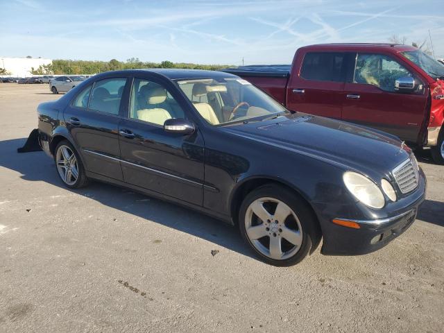 WDBUF56J96A816106 - 2006 MERCEDES-BENZ E 350 BLUE photo 4