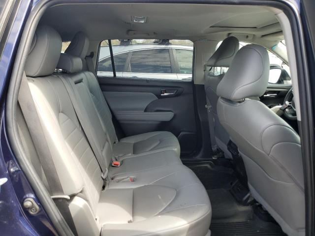 5TDGZRBH0NS589552 - 2022 TOYOTA HIGHLANDER XLE BLUE photo 11