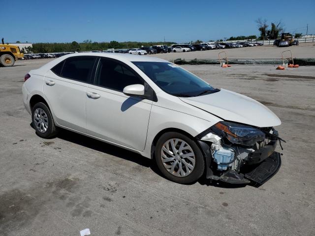 5YFBURHE4KP934558 - 2019 TOYOTA COROLLA L WHITE photo 4