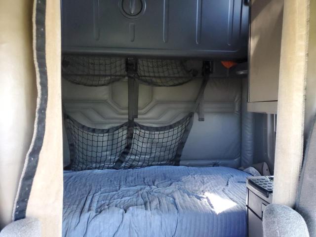 3AKJGLDR9JSHP1180 - 2018 FREIGHTLINER CASCADIA 1 WHITE photo 6