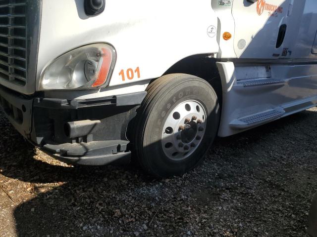 3AKJGLDR9JSHP1180 - 2018 FREIGHTLINER CASCADIA 1 WHITE photo 9