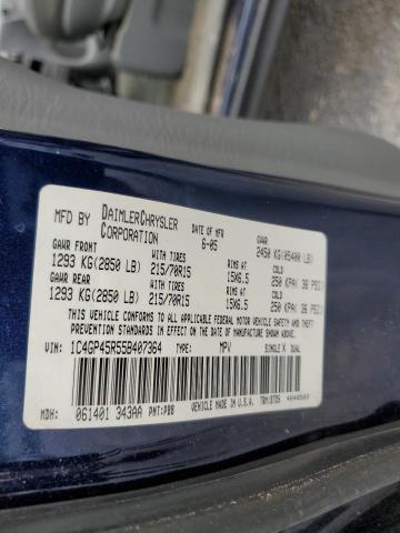 1C4GP45R55B407364 - 2005 CHRYSLER TOWN & COU ლურჯი ფოტო 13