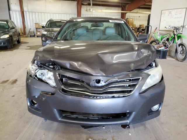 4T4BF3EK0BR175283 - 2011 TOYOTA CAMRY BASE GRAY photo 5