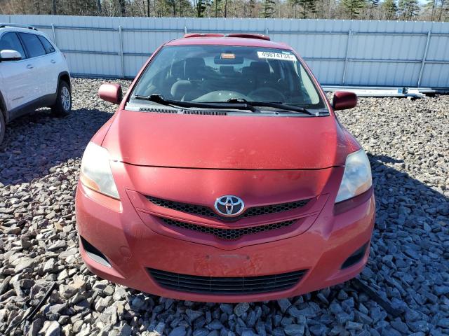 JTDBT923584020079 - 2008 TOYOTA YARIS RED photo 5