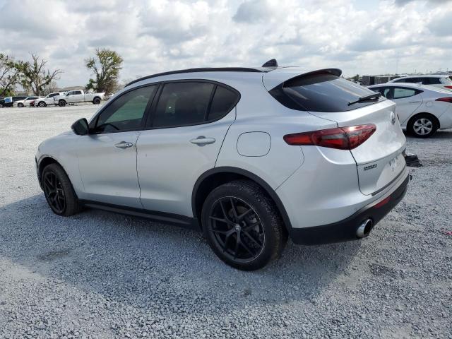 ZASPAJAN4M7D11740 - 2021 ALFA ROMEO STELVIO SPORT Silber Foto 2
