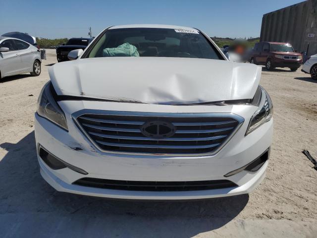 5NPE24AF5HH462837 - 2017 HYUNDAI SONATA SE WHITE photo 5