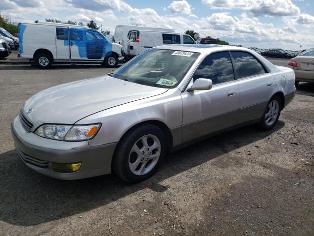 JT8BF28G610308018 - 2001 LEXUS ES 300 SILVER photo 1