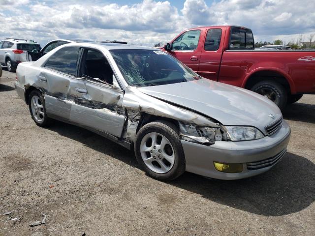 JT8BF28G610308018 - 2001 LEXUS ES 300 SILVER photo 4