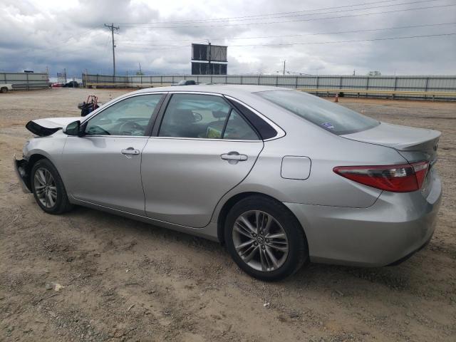 4T1BF1FK2HU442297 - 2017 TOYOTA CAMRY SE LE Gümüş fotoğraf 2
