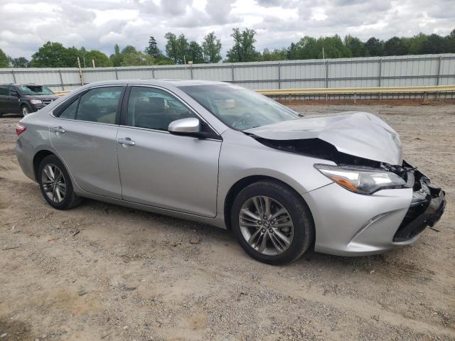 4T1BF1FK2HU442297 - 2017 TOYOTA CAMRY SE LE Gümüş fotoğraf 4