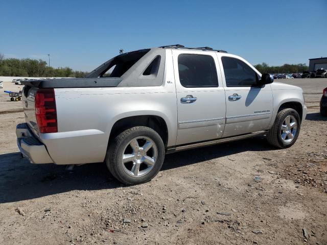 3GNMCGE09BG116202 - 2011 CHEVROLET AVALANCHE LTZ SILVER photo 3