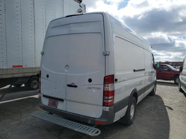 WD3PE8CB3C5710250 - 2012 MERCEDES-BENZ SPRINTER 2500 WHITE photo 3