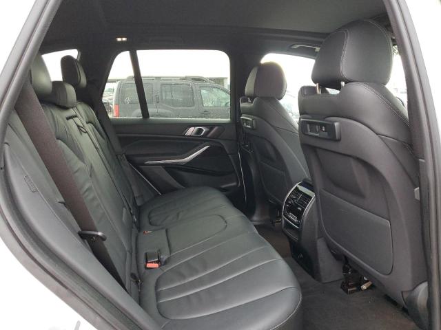 5UXCR6C50KLK87952 - 2019 BMW X5 XDRIVE40I Blanc photo 11