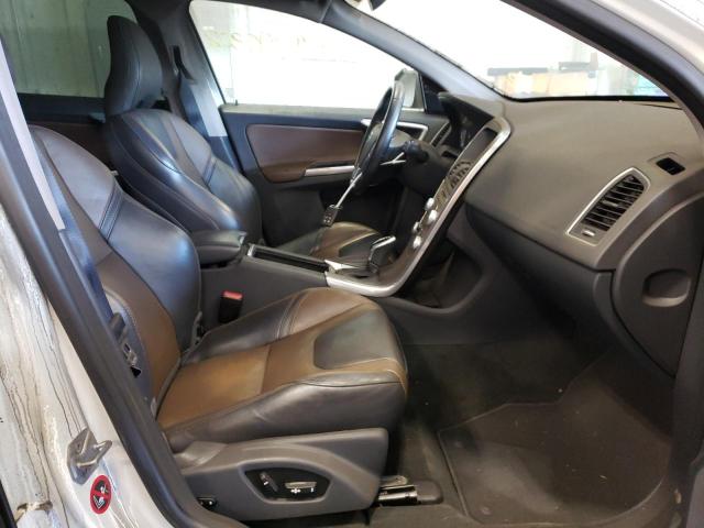 YV440MRR7H2096040 - 2017 VOLVO XC60 T5 DYNAMIC თეთრი ფოტო 5