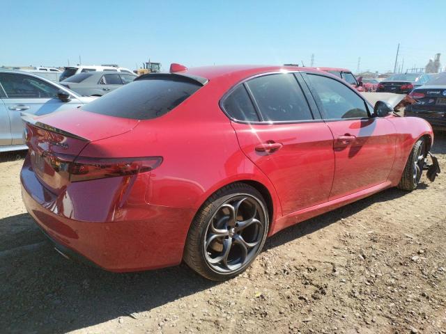 ZARFAEBN3J7598838 - 2018 ALFA ROMEO GIULIA RED photo 3