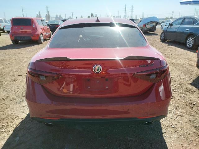 ZARFAEBN3J7598838 - 2018 ALFA ROMEO GIULIA RED photo 6