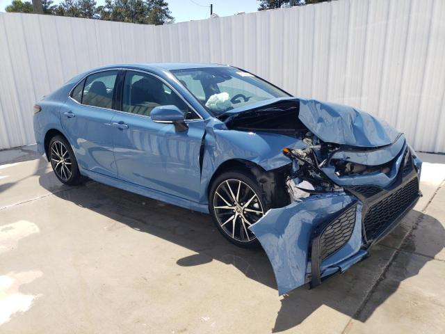 4T1G11AK5RU234525 - 2024 TOYOTA CAMRY SE NIGHT SHADE BLUE photo 4