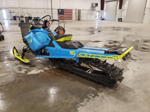 2BPSTDJK5JV000064 - 2018 SKI DOO SUMMIT BLUE photo 3