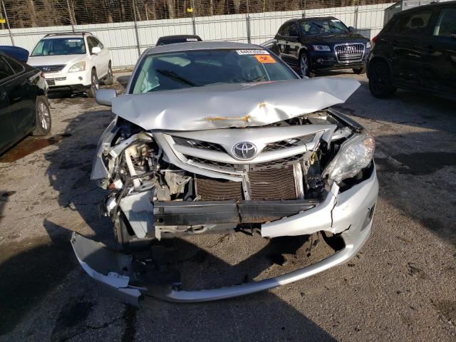 5YFBU4EE8DP161197 - 2013 TOYOTA COROLLA BASE Argent photo 5