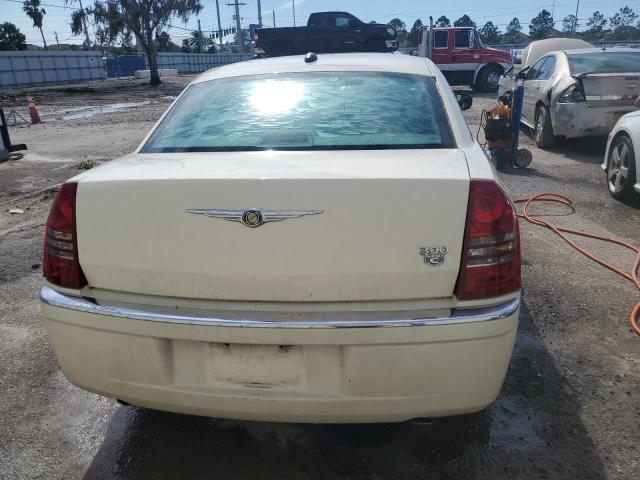 2C3JA63H95H673690 - 2005 CHRYSLER 300C CREAM photo 6