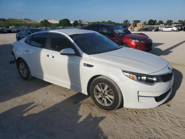 5XXGT4L38JG235782 - 2018 KIA OPTIMA LX WHITE photo 4