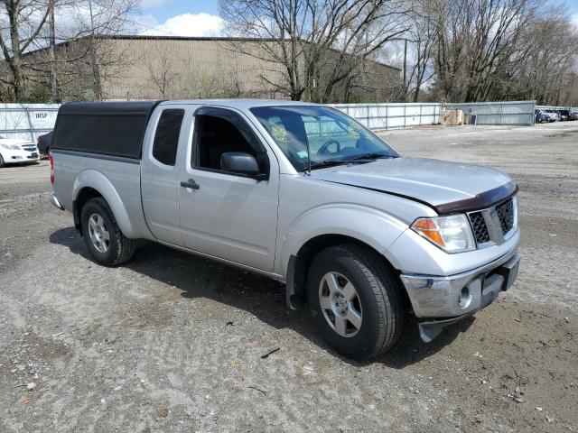 1N6AD06W28C409225 - 2008 NISSAN FRONTIER KING CAB LE SILVER photo 4