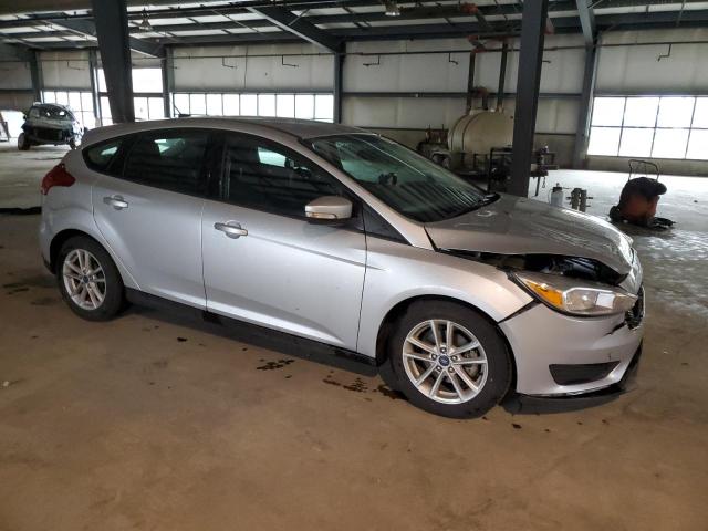 1FADP3K22JL293659 - 2018 FORD FOCUS SE SILVER photo 4