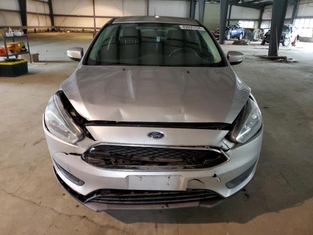 1FADP3K22JL293659 - 2018 FORD FOCUS SE SILVER photo 5