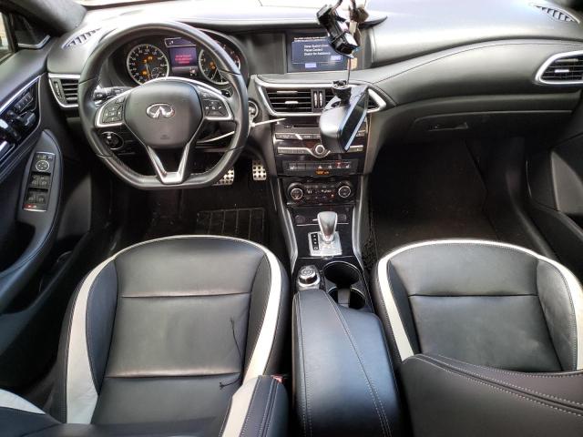 SJKCH5CPXHA025440 - 2017 INFINITI QX30 BASE 红色 照片 8