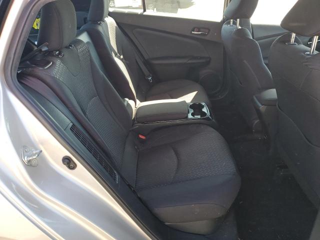 JTDKARFP0J3081886 - 2018 TOYOTA PRIUS PRIM 银色 照片 10