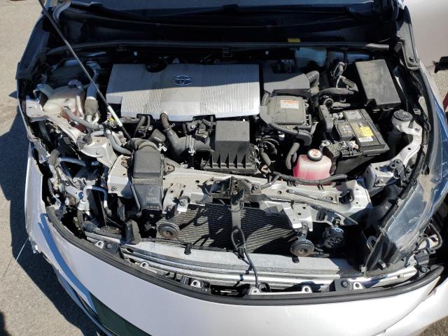 JTDKARFP0J3081886 - 2018 TOYOTA PRIUS PRIM 银色 照片 11