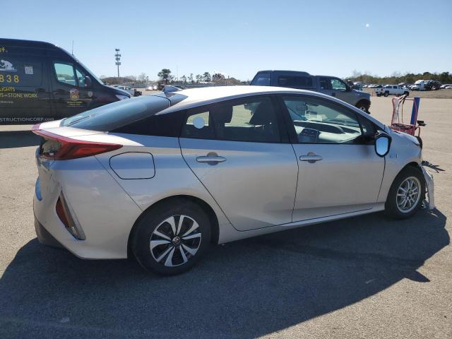 JTDKARFP0J3081886 - 2018 TOYOTA PRIUS PRIM 银色 照片 3